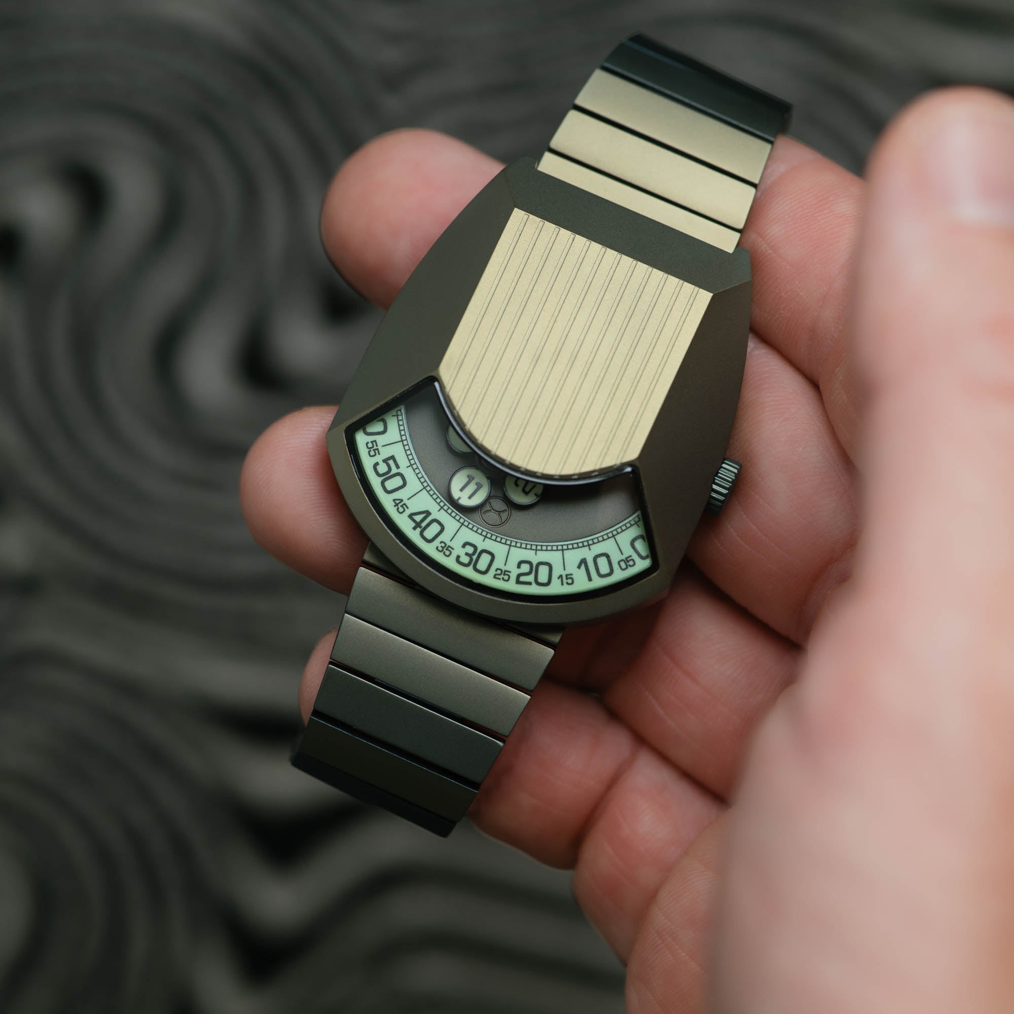 Retronaut Automatic Wandering Hour Matte Green | Xeric.com – Xeric