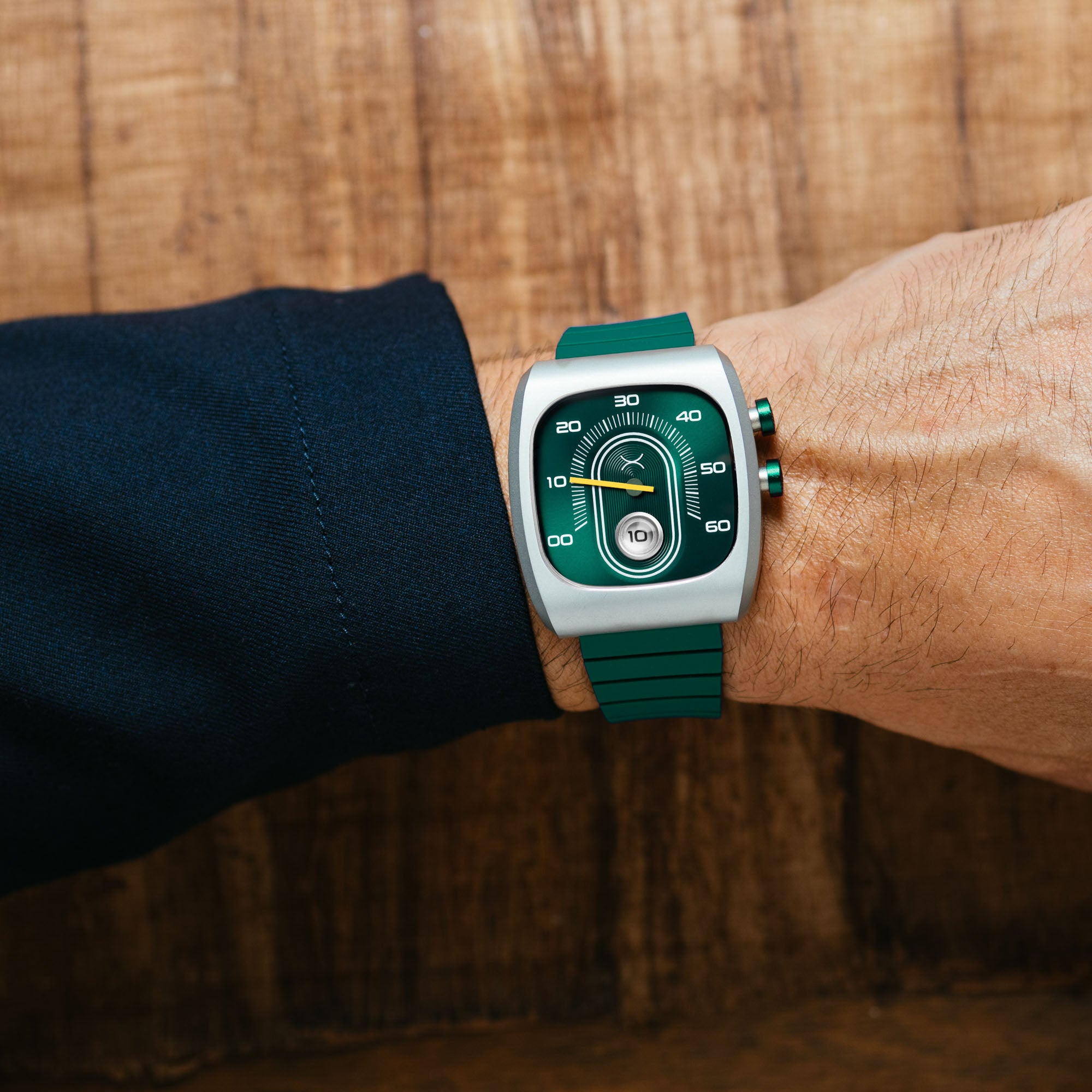 Retroscope Jump Hour Racing Green | Xeric.com – Xeric Watches