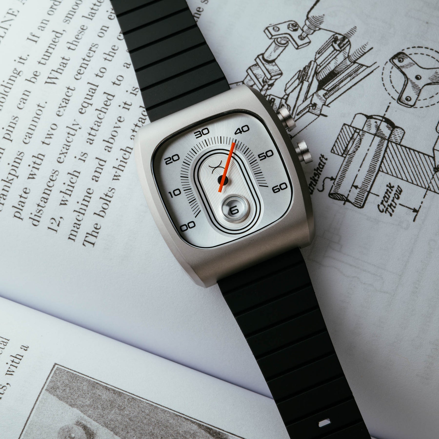 Retroscope Jump Hour Silver Black | Xeric.com – Xeric Watches