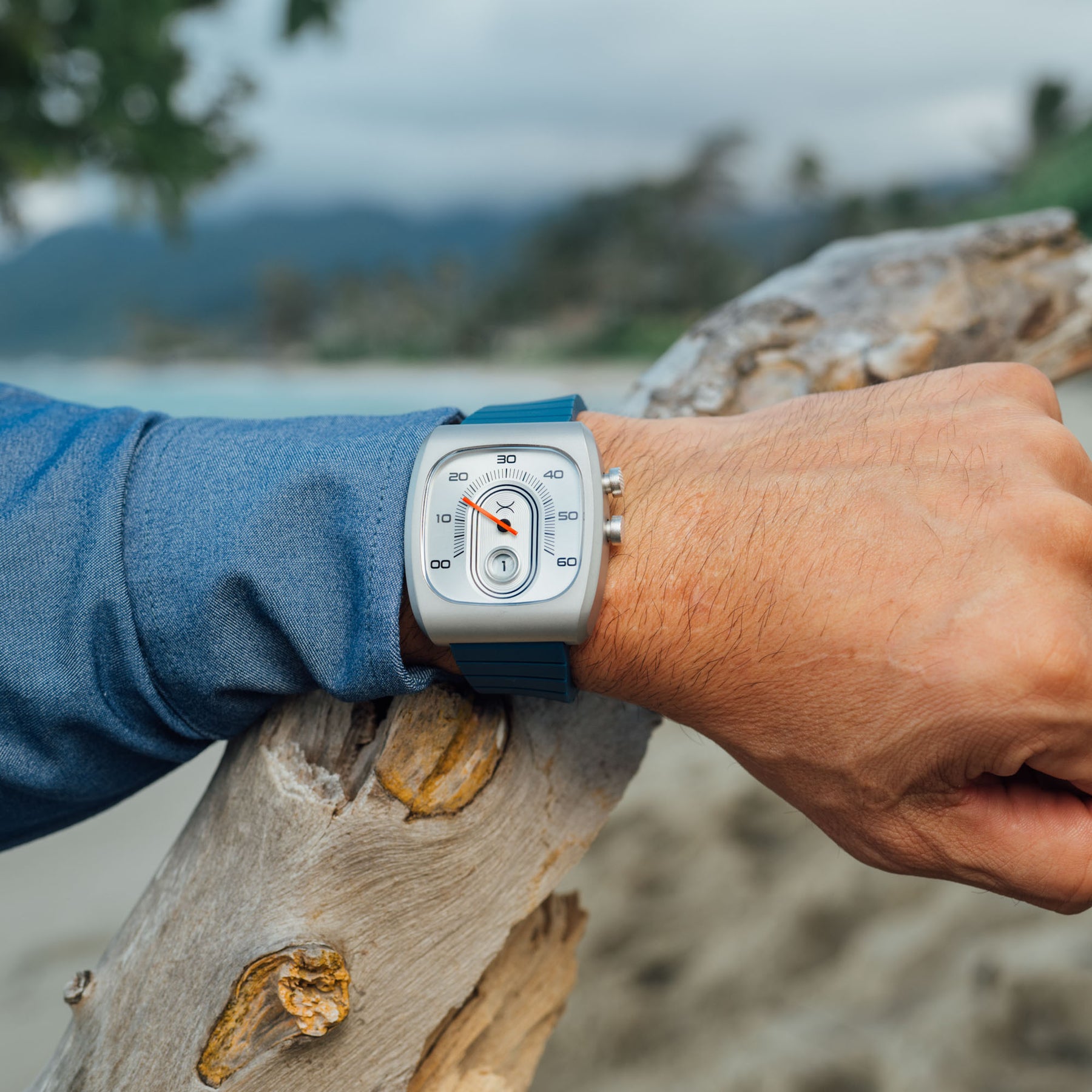 Retroscope Jump Hour Silver Blue | Xeric.com – Xeric Watches