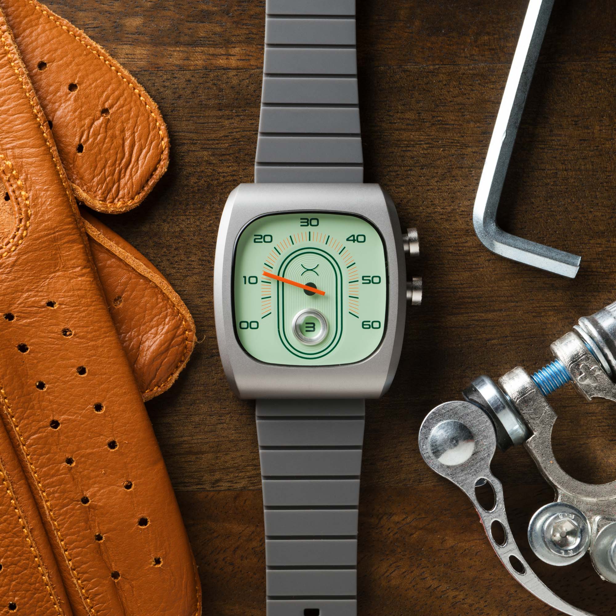 Retroscope Jump Hour Vintage Mint | Xeric.com – Xeric Watches