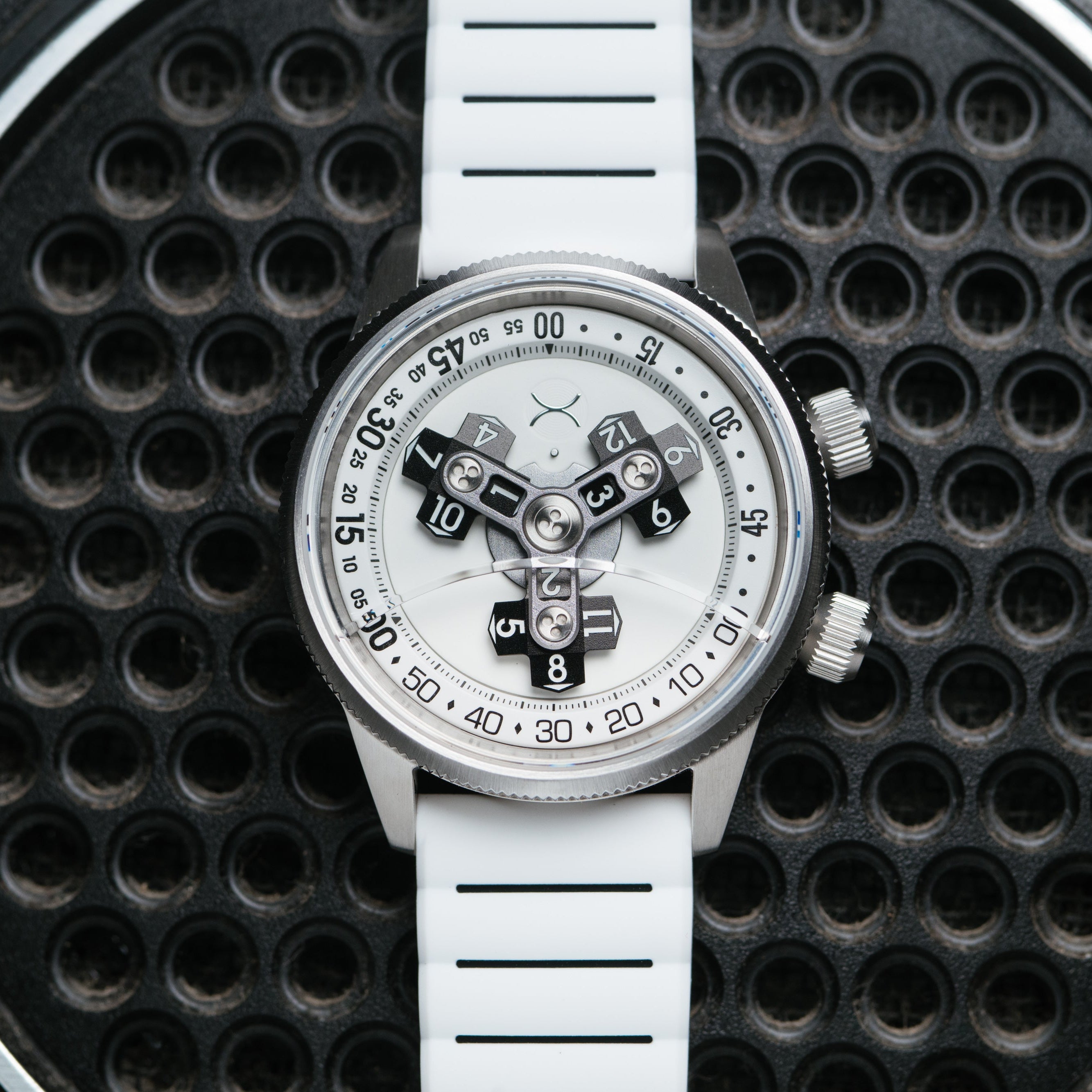 Vendetta II Automatic Wandering Hour All White Lume | Xeric.com