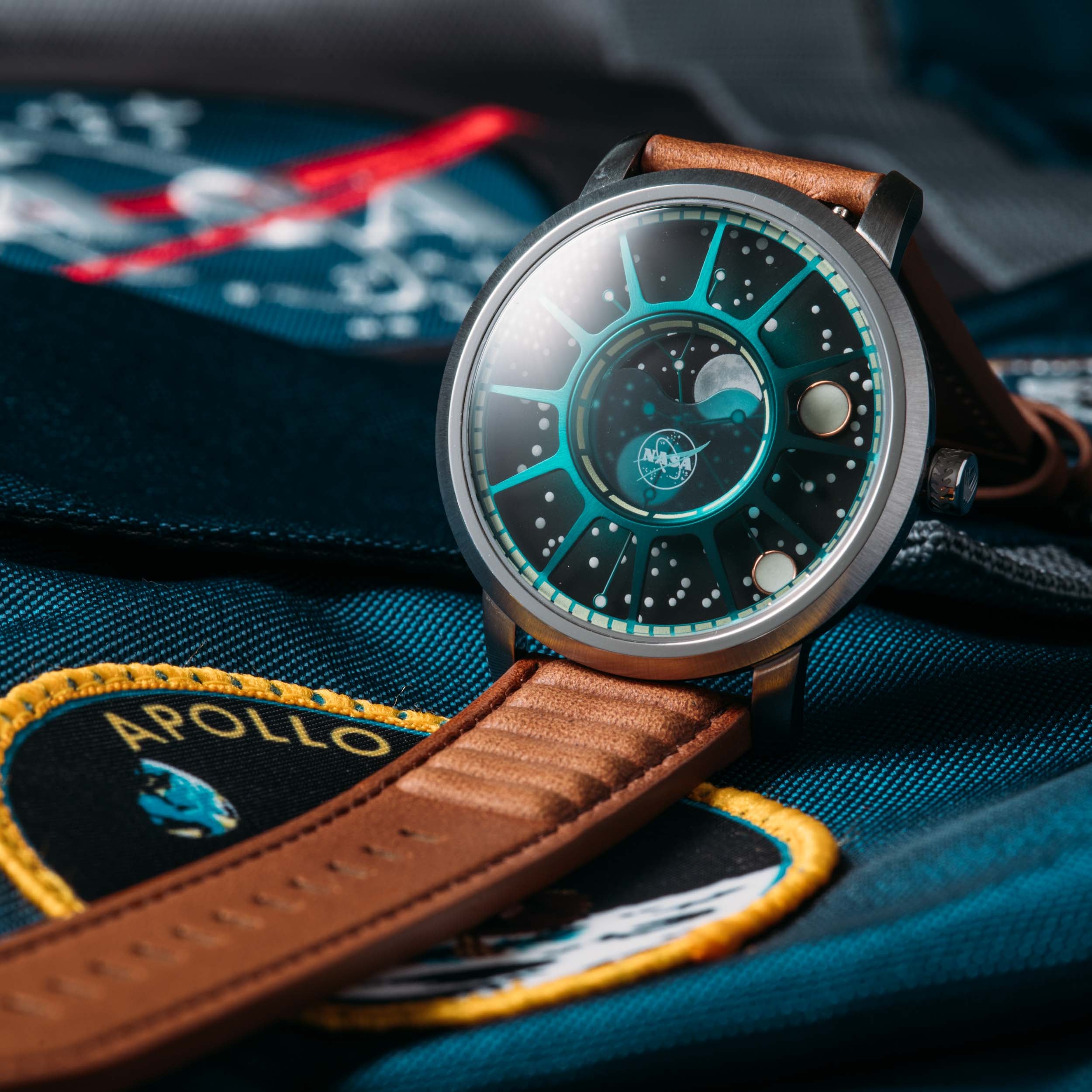 宇宙GIFT NASA Apollo 15 American Moonphase Quasar | Xeric.com – Xeric Watches