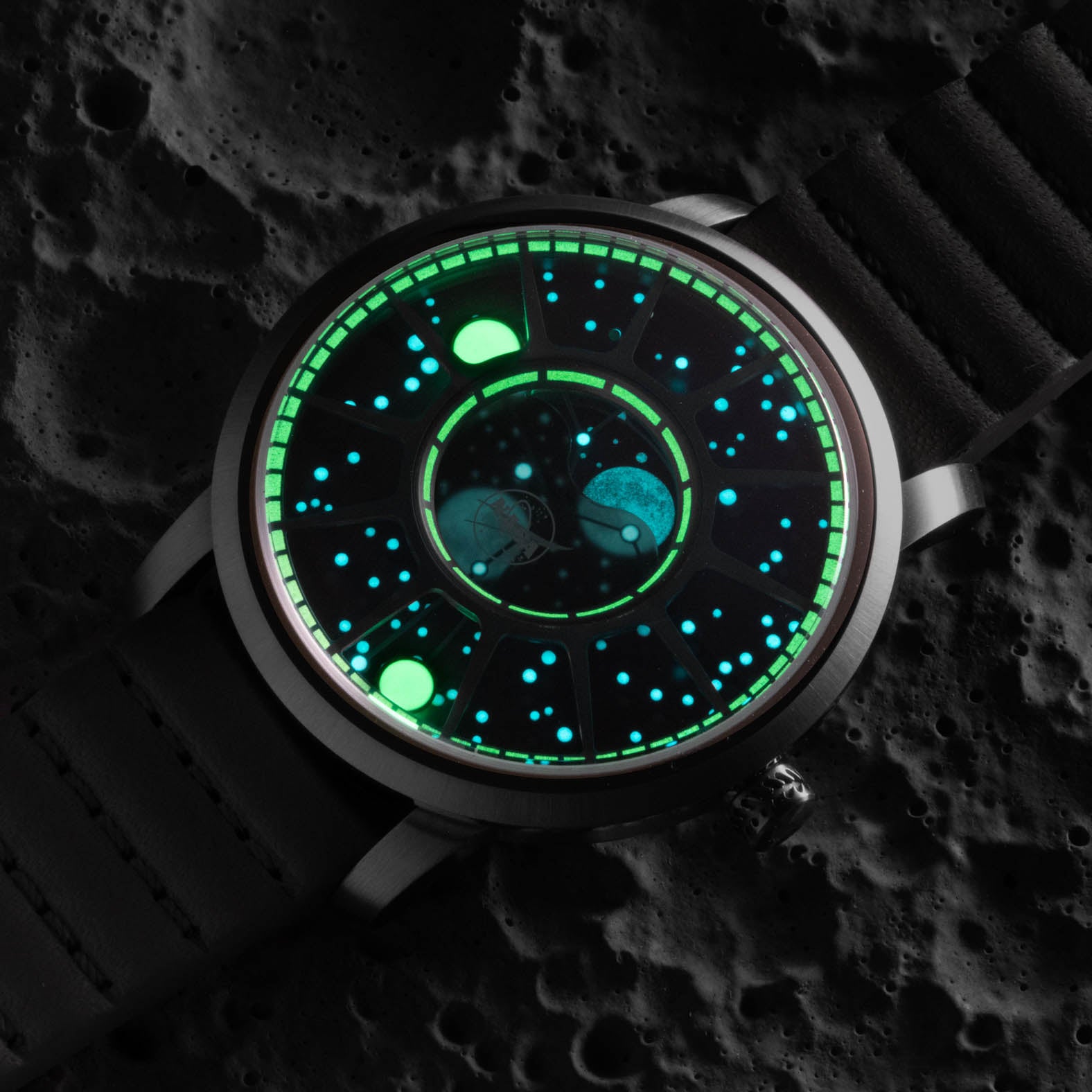 NASA Apollo 15 American Moonphase Red Dwarf | Xeric.com – Xeric