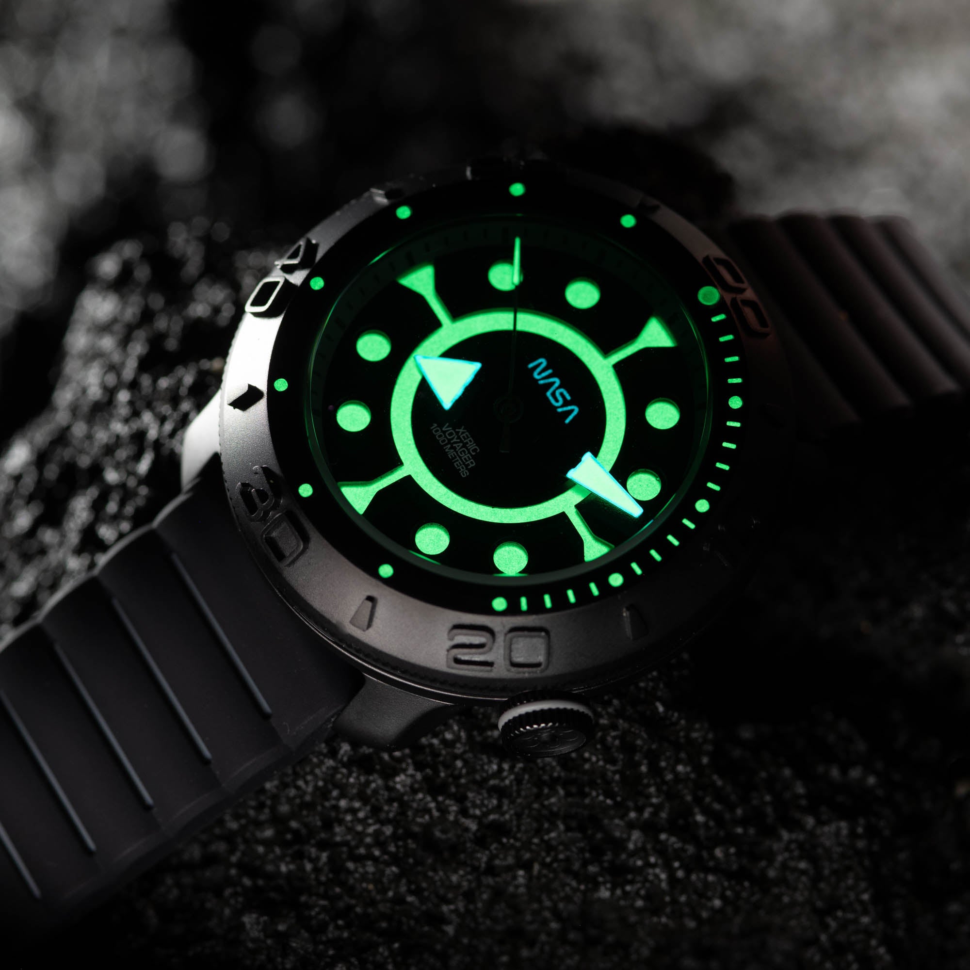 時計 Xeric NASA Voyager Automatic NASA Voyager Automatic 1000m Diver Meteorite | Xeric.com