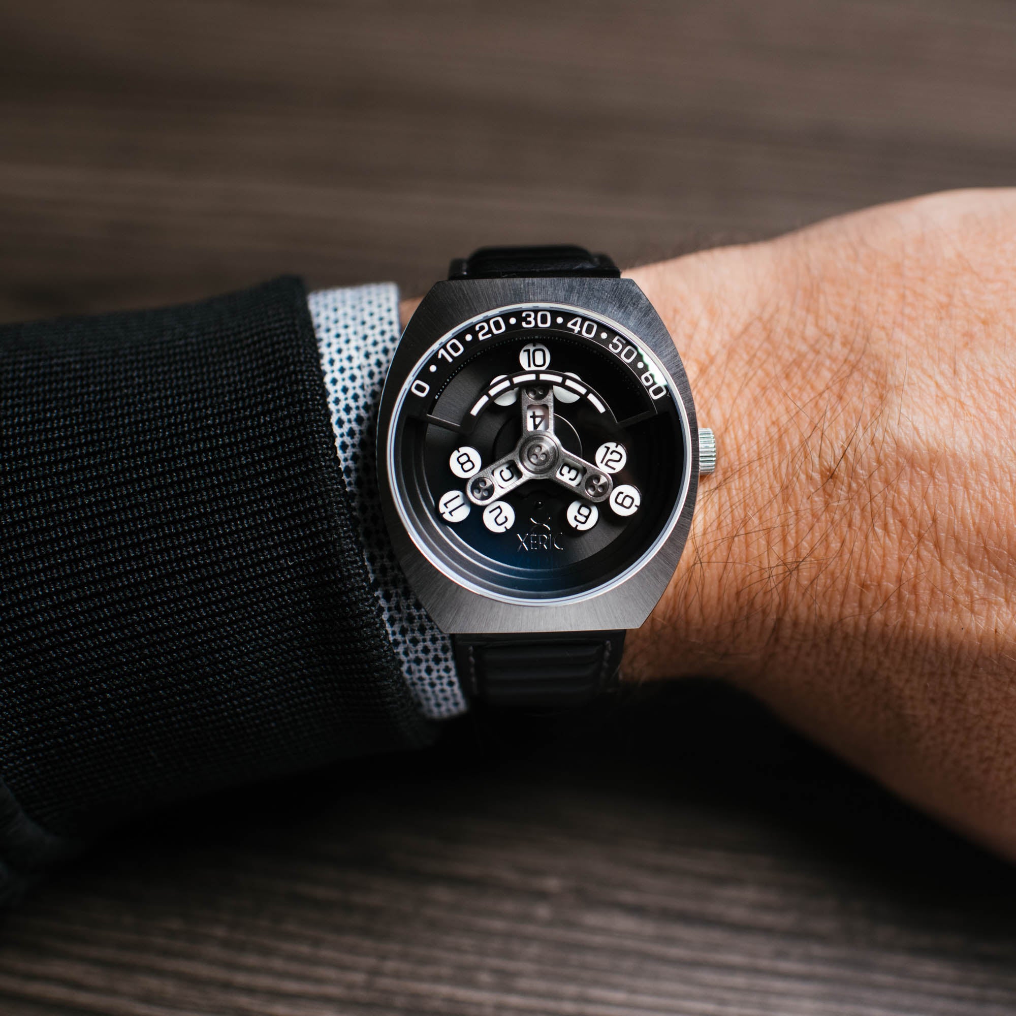 Scrambler Automatic Wandering Hour Steel Black | Xeric.com – Xeric