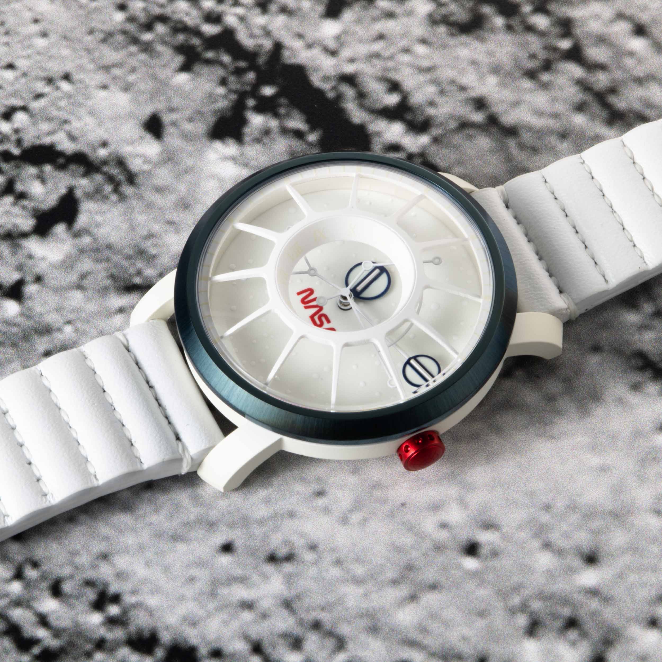 トップス STONE  NASA Trappist-1 Automatic Sapphire Saturn V | Xeric.com – Xeric