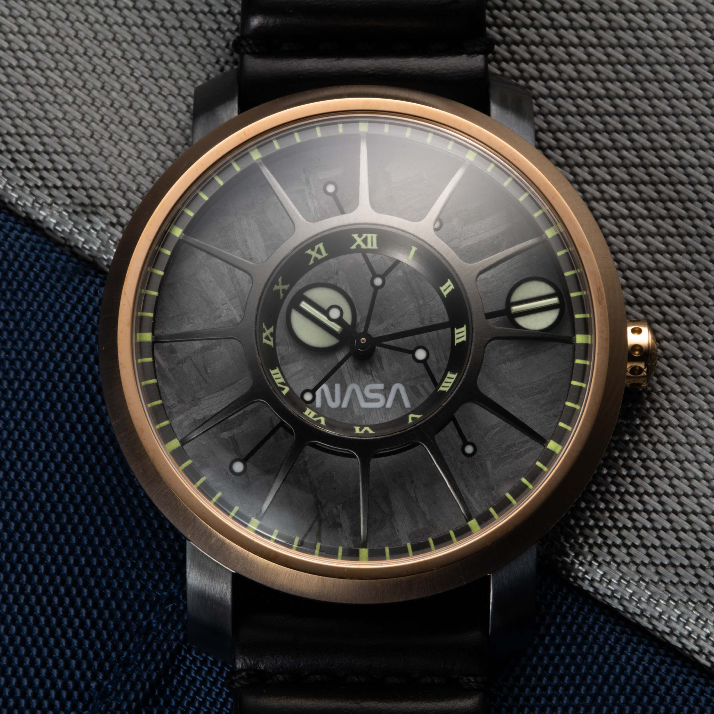 ロビ NASA Trappist-1 Automatic Sapphire Deep Space Purple | Xeric.com