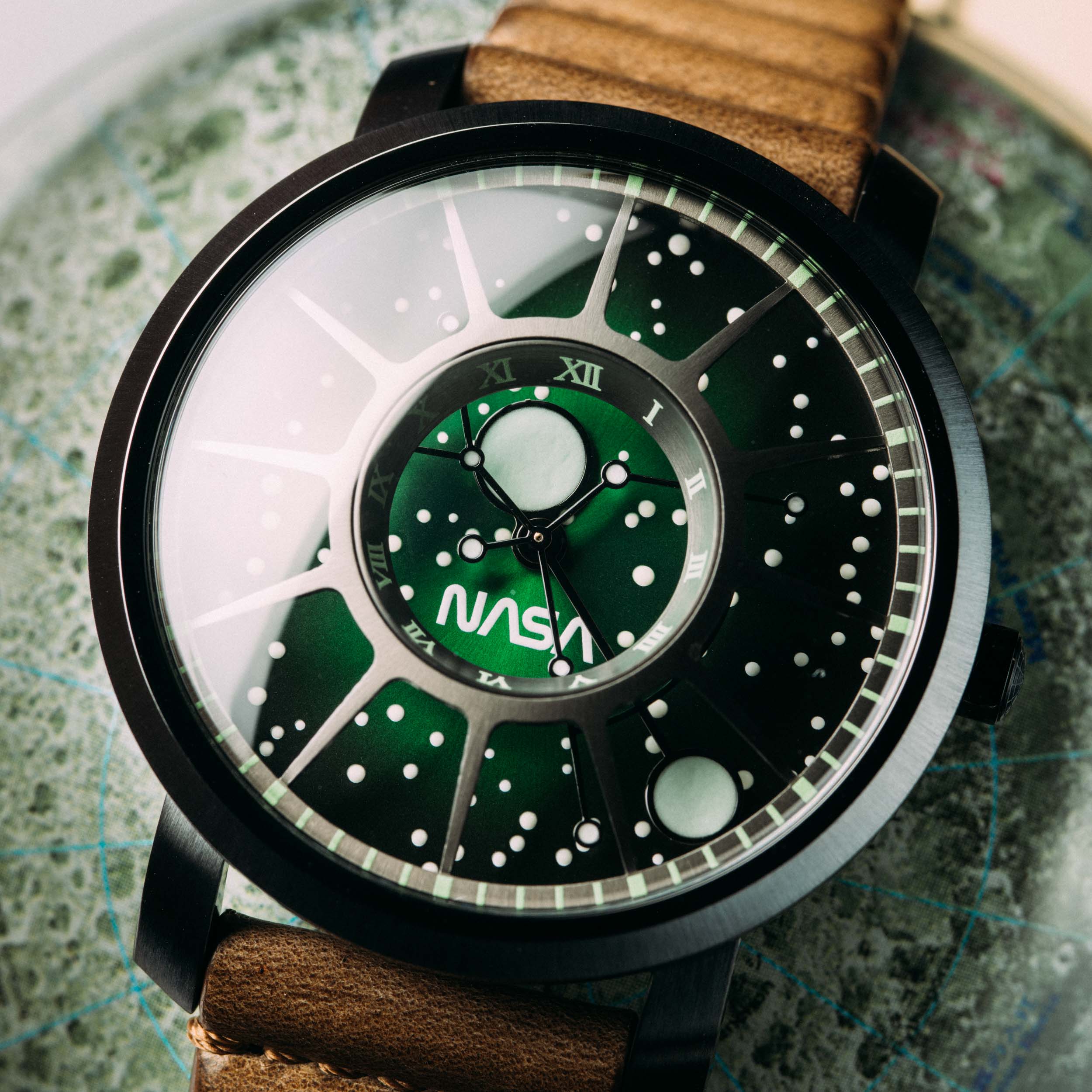 ロビ NASA Trappist-1 Automatic Sapphire Deep Space Purple | Xeric.com