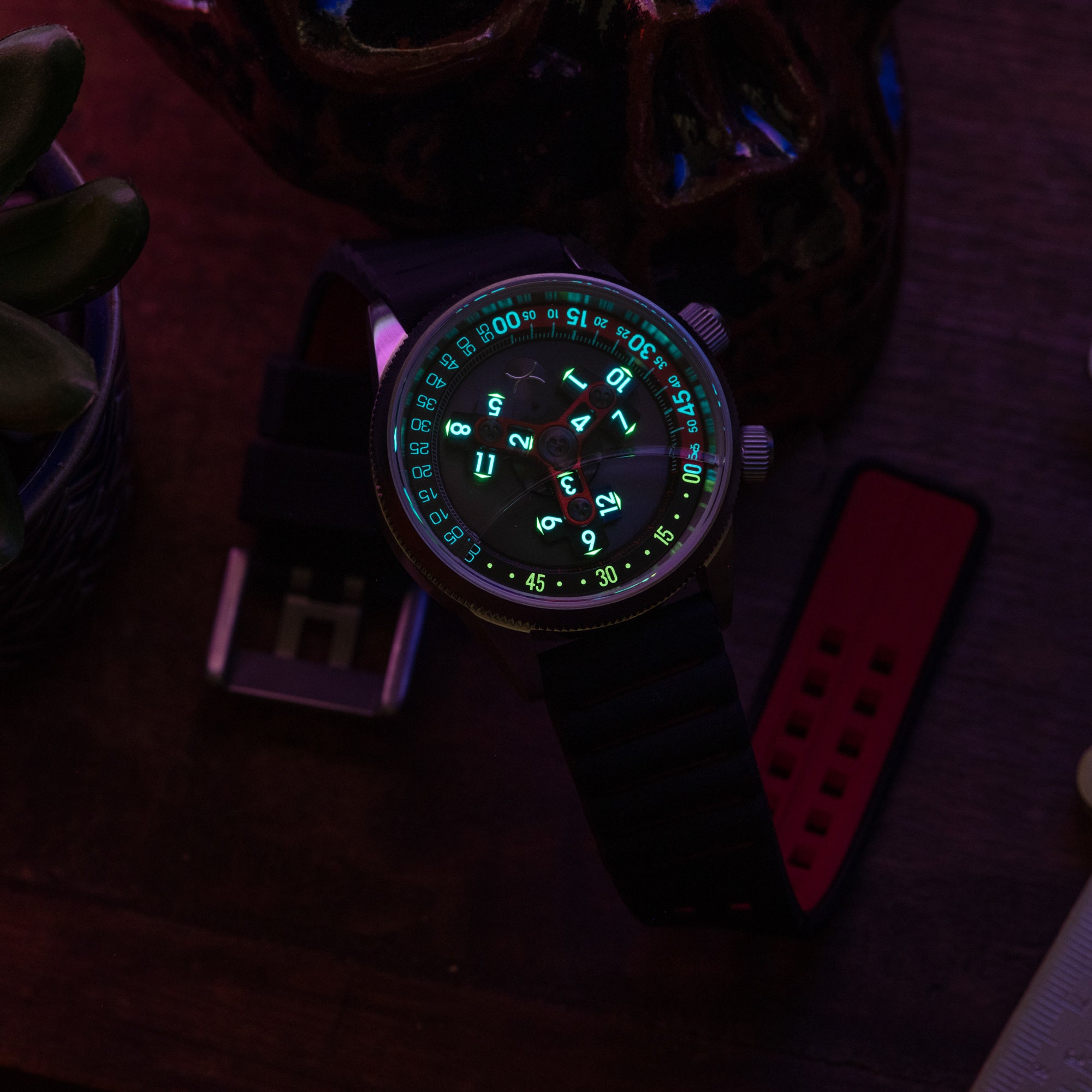 Vendetta II Automatic Wandering Hour Black Gray Red | Xeric.com