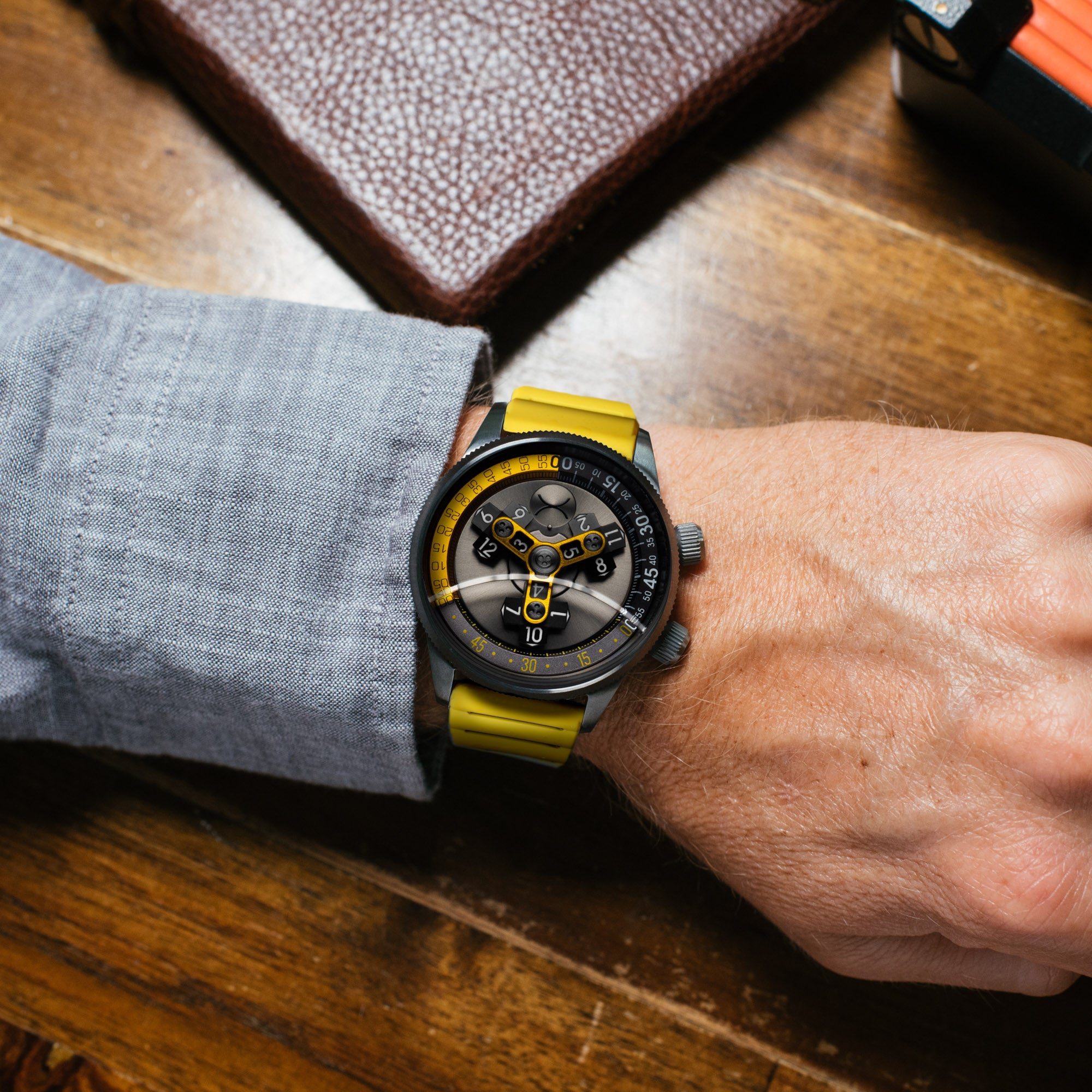 Vendetta II Automatic Wandering Hour Gunmetal Yellow | Xeric.com