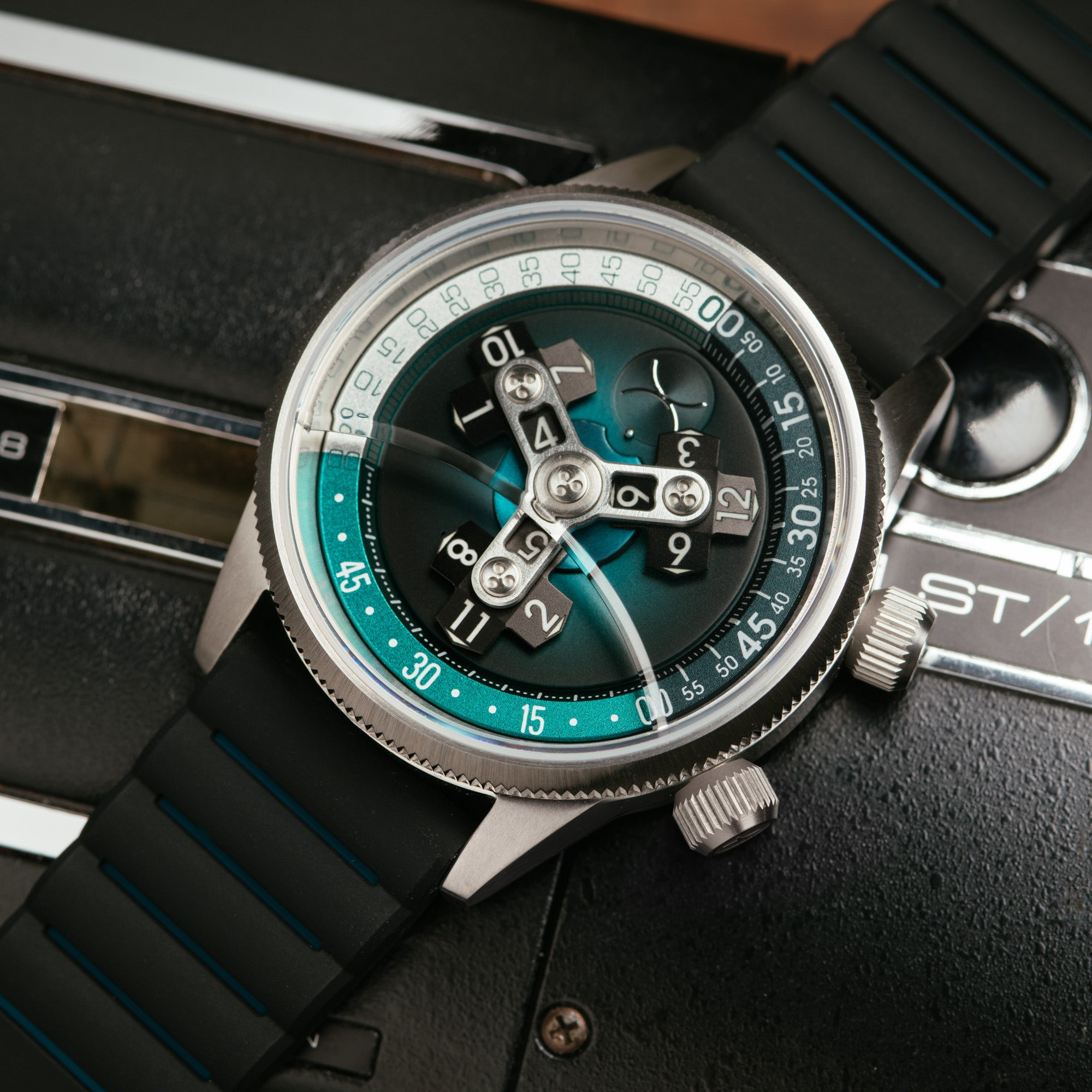 Vendetta II Automatic Wandering Hour Ocean | Xeric.com – Xeric Watches